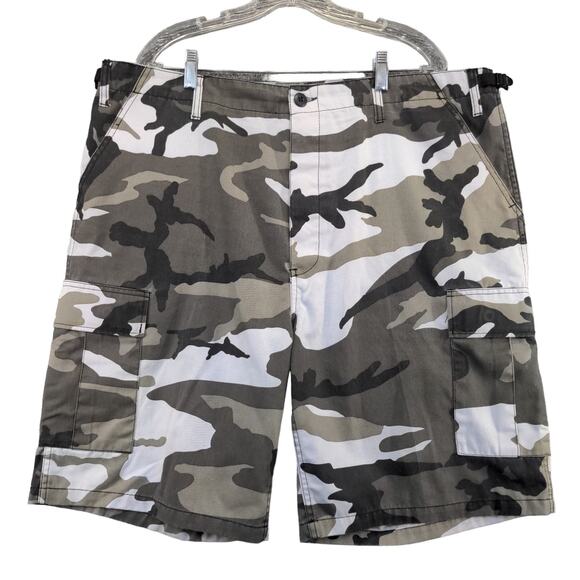 Rothco Men's Winter Camo BDU Cargo Shorts XL Pockets Military Style - Picture 1 of 11